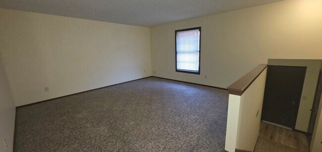 Foto del edificio - 3 Bedroom 2 Bath with Garage! South by Bat...