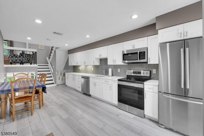 Building Photo - 25170 Westview