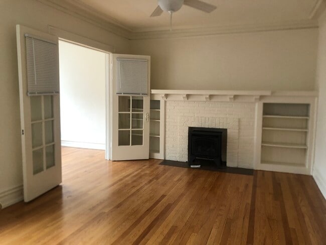 Building Photo - 1126 W Pratt Blvd