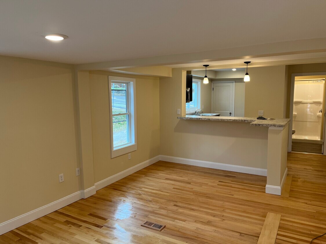 Foto principal - 389 E Allen St