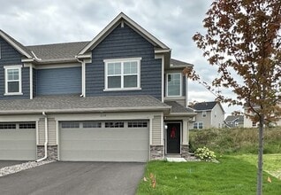 Building Photo - 2154 Tyrone Dr