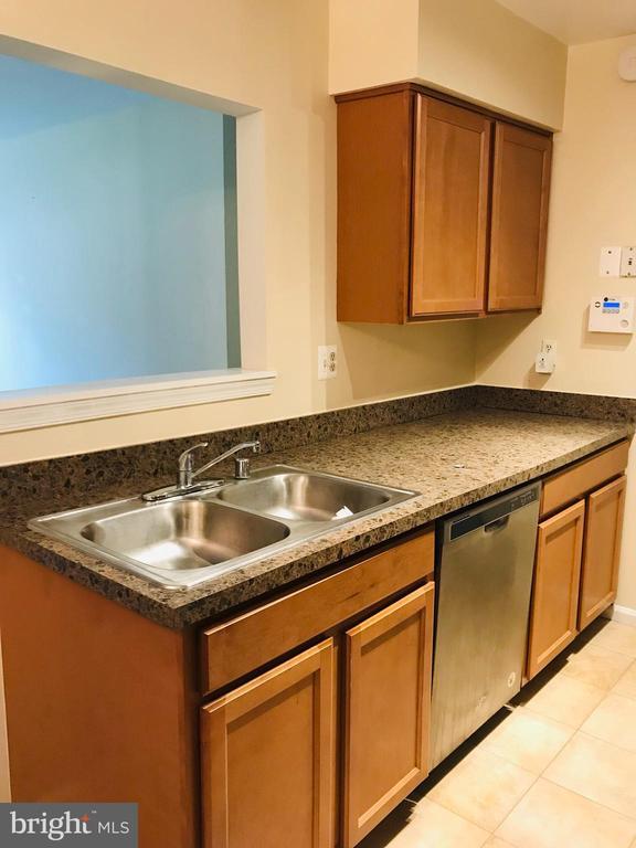 Foto del edificio - 13069 Shadyside Ln