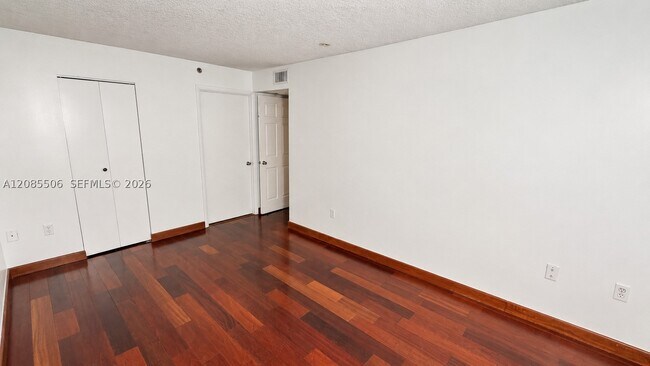 Foto del edificio - 104 SW 9th St