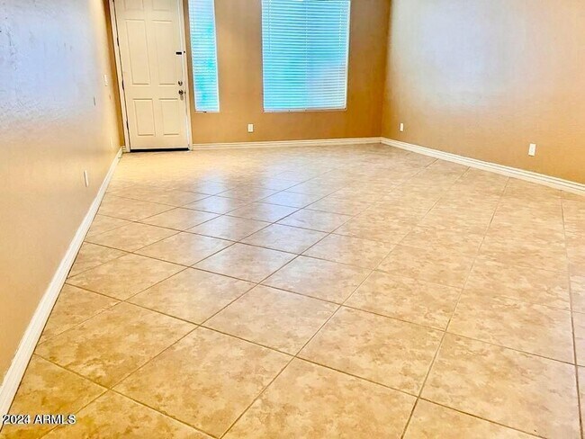 Foto del edificio - 4543 E Gleneagle Dr