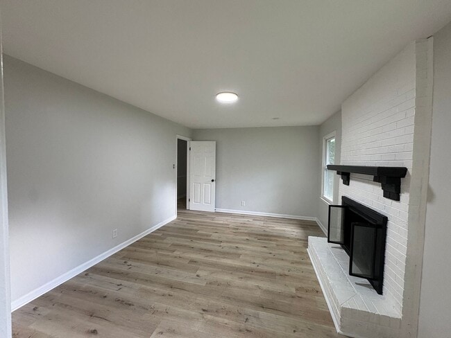 Building Photo - ? For Rent – Newly Renovated 3BR/2BA Home ...