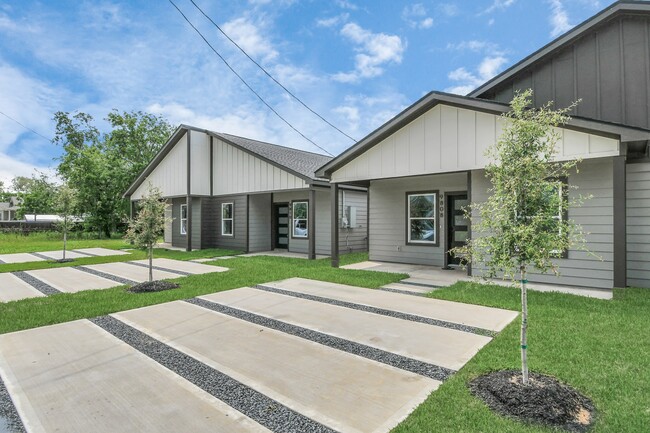 Building Photo - 9806 Nedwald St