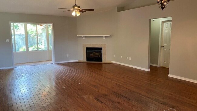 Foto del edificio - 3316 Joanna Dr