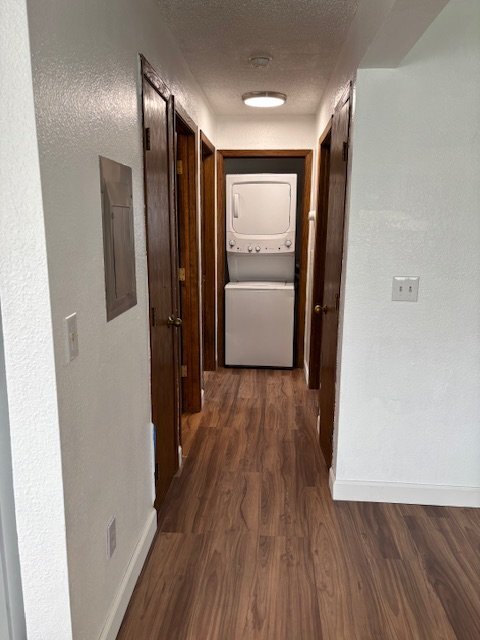 Building Photo - 1180 Golden Dawn Cir
