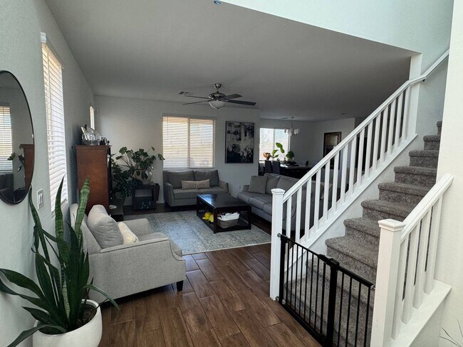 Foto del edificio - ** COMING SOON ** Spacious 4-Bedroom North Las Vegas Home with Loft, Open Floor Plan & Modern Kit...