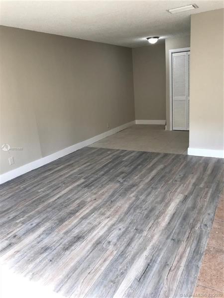 Foto del edificio - 5300 NW 24th St