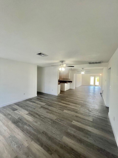 Foto del edificio - 705 E Virginia Ave