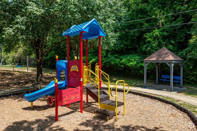 Patio de juegos - The Reserve at Birch Creek