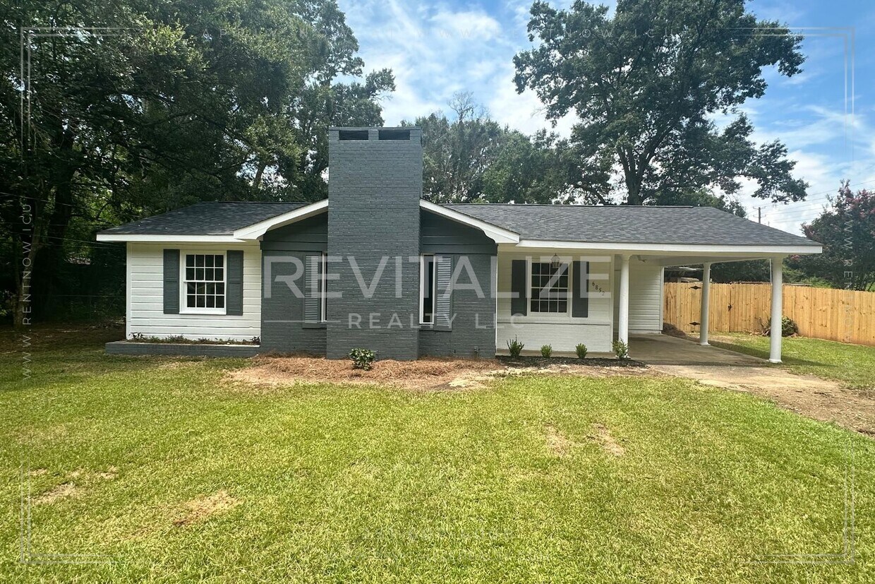 Primary Photo - Completely Remodeled 3 Bedroom/1 Bathroom ...