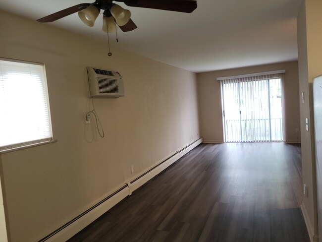 Building Photo - Liberty Trace Apartments