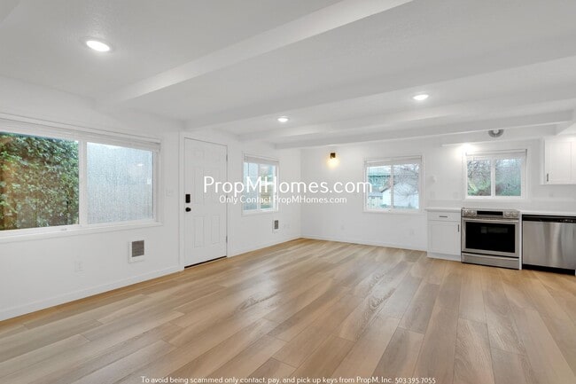 Foto del edificio - Updated One Bedroom w/ Amazing St Johns Views!