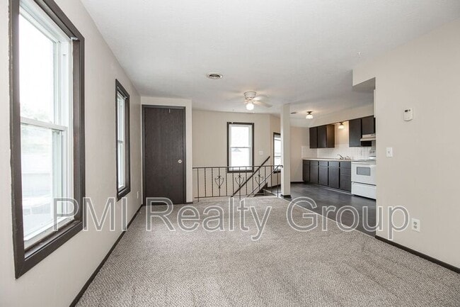 Building Photo - 346 Eagle St