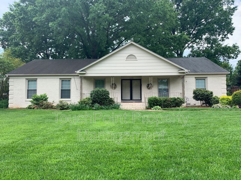Foto principal - 1130 Cheddington Dr