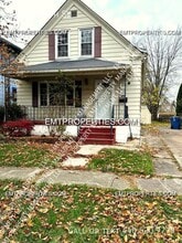 Building Photo - 1122 W 18th St