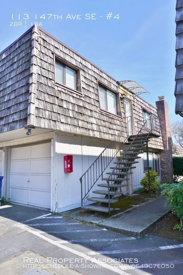 Building Photo - Desirable Bellevue location - ONE MONTH FREE