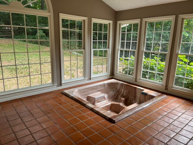 Building Photo - 4452 Windsor Oaks Cir