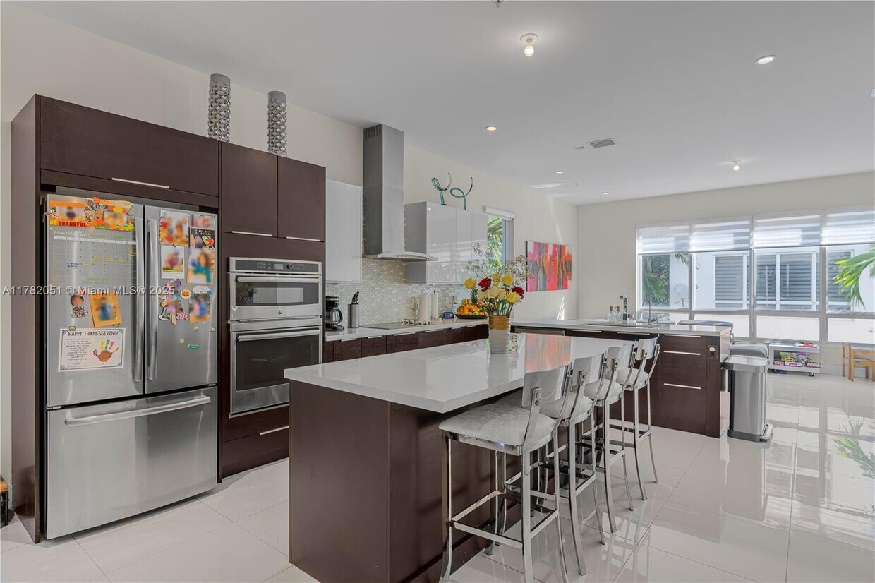 Primary Photo - 6670 NW 105th Pl