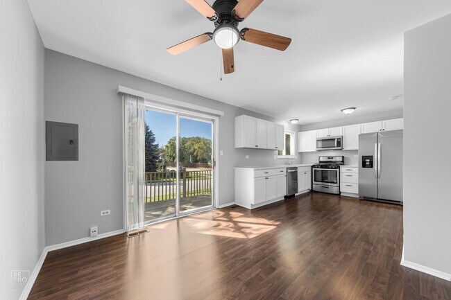 Building Photo - 20 Scarlet Hawthorne Ct