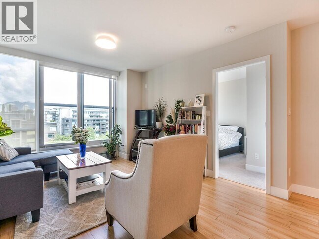 Photo du bâtiment - 159 W 2nd Ave