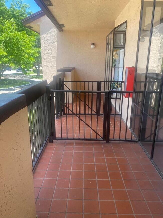 Foto del edificio - 2339 SW 15th St