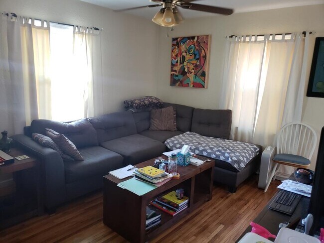 Foto del edificio - 2208 S Willow Ave