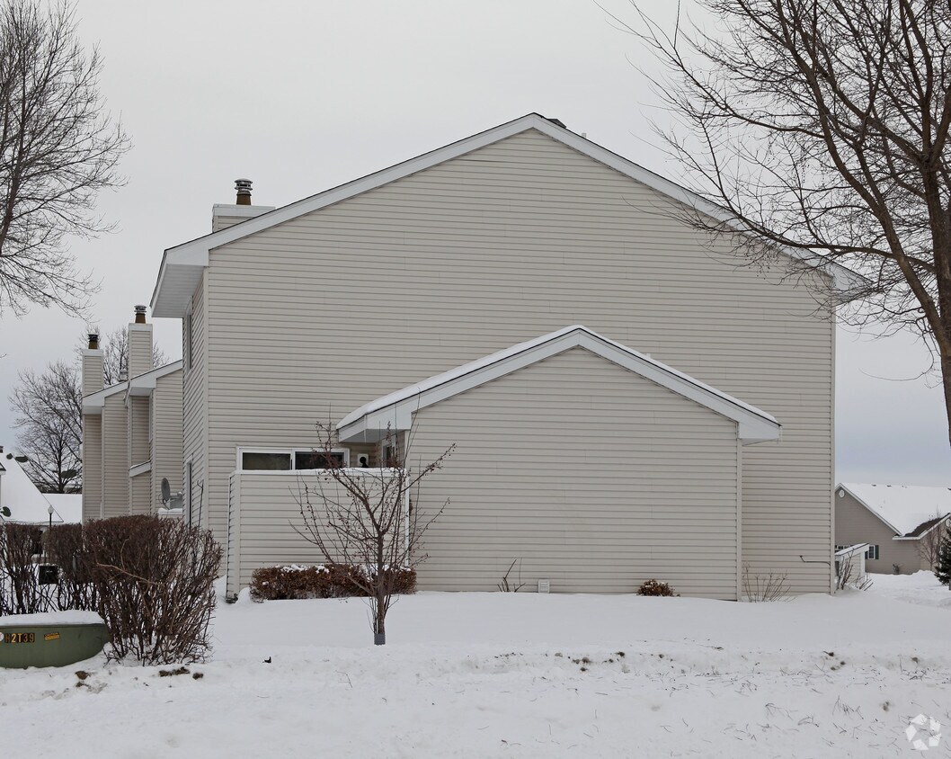 Building Photo - 2526 Stearns Way