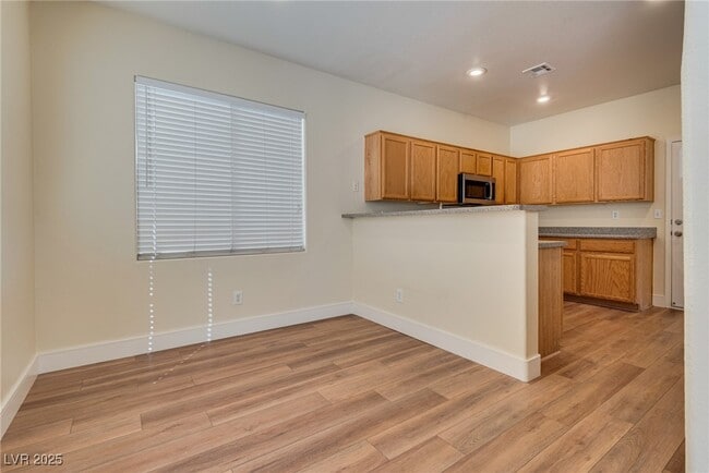 Building Photo - 8079 Duneville St