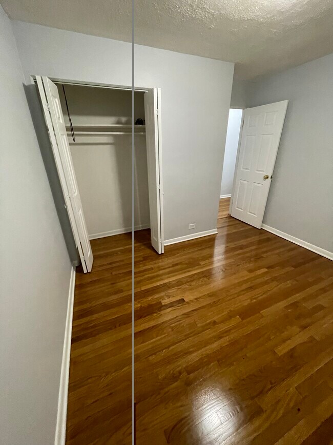 Foto del edificio - 9120 Lawler Ave