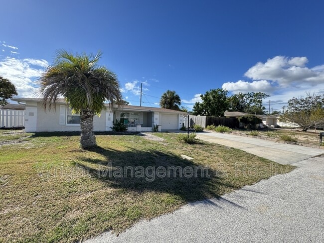 Foto del edificio - 10921 Norwood Ave