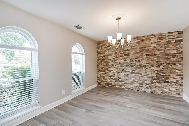Building Photo - 6311 Wimbledon Villas Drive