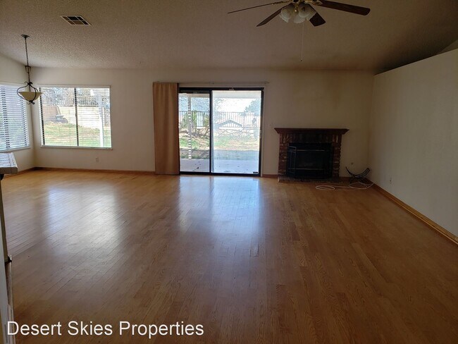 Building Photo - 3 br, 2 bath House - 4701 Grandview Dr