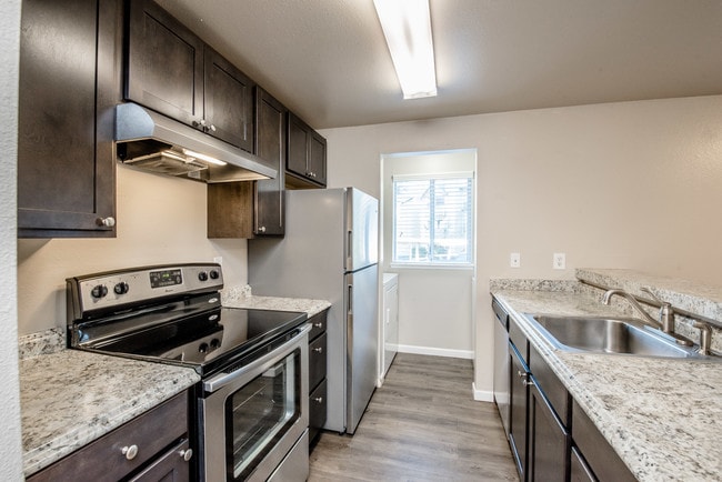 Building Photo - Crosspointe