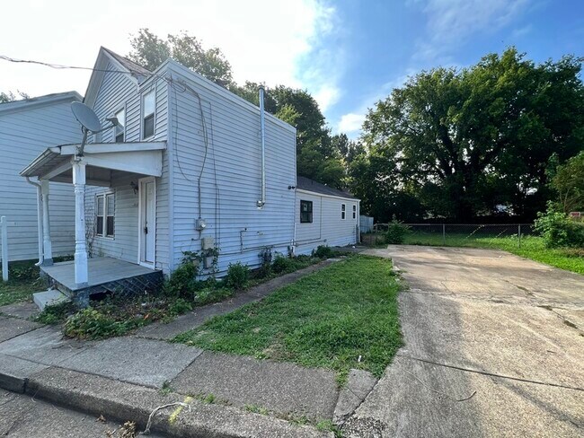 Building Photo - 2410 Old Dominion St