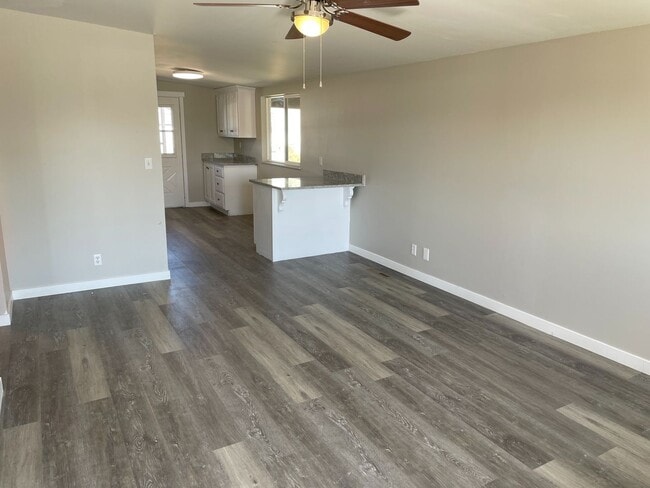 Building Photo - 3 Bedroom 1 Bathroom in Ogden