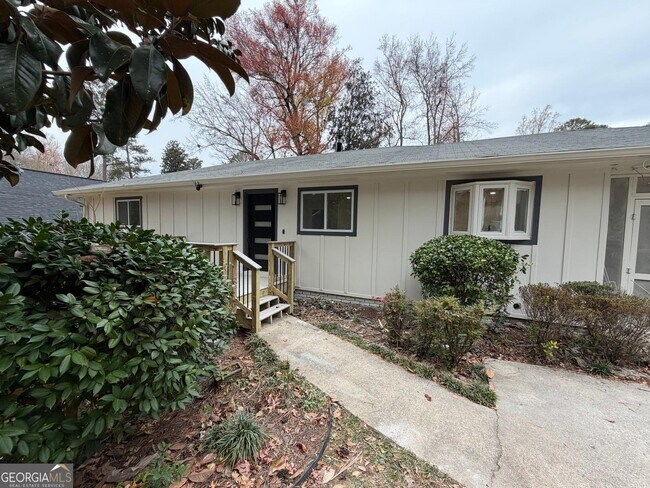 Foto del edificio - 42 W Belle Isle Rd NE