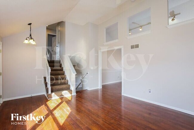 Foto del edificio - 1158 Blue Bird Ln