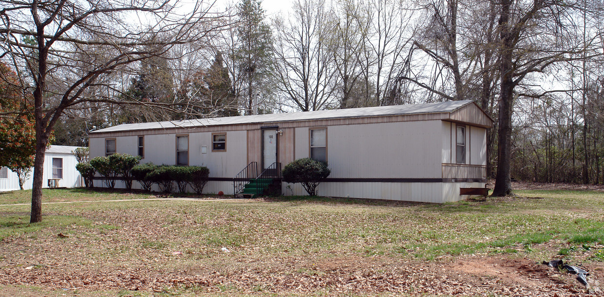 Primary Photo - 100 Old Cedar Rock Rd