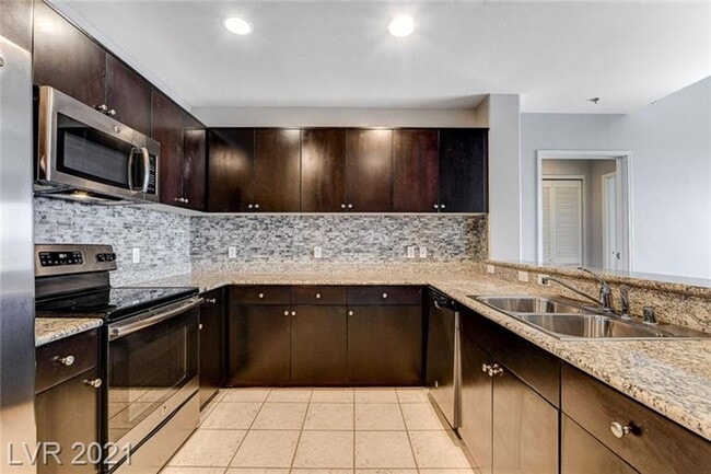 Building Photo - BEAUTIFUL 2 BEDROOM AT THE ONE!