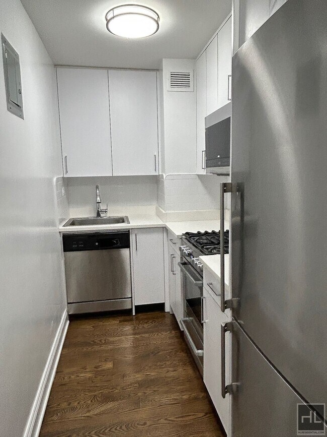 Foto del edificio - EAST 56 STREET