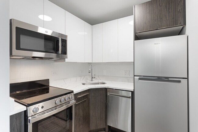 Foto del edificio - 6001 N Kenmore Ave