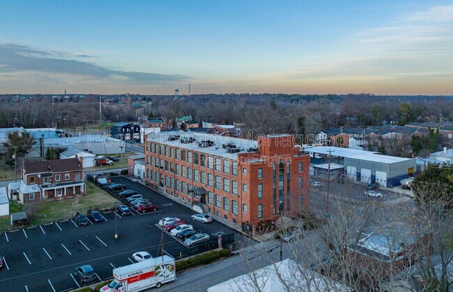 Building Photo - 801 Hinton St