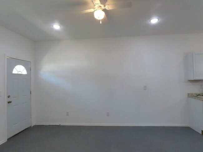 Foto del edificio - One Month's Free Rent! 2 Bedroom, 2 Bath D...