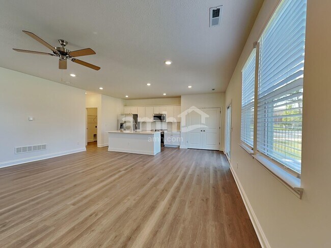 Building Photo - 9032 Lucy Dr