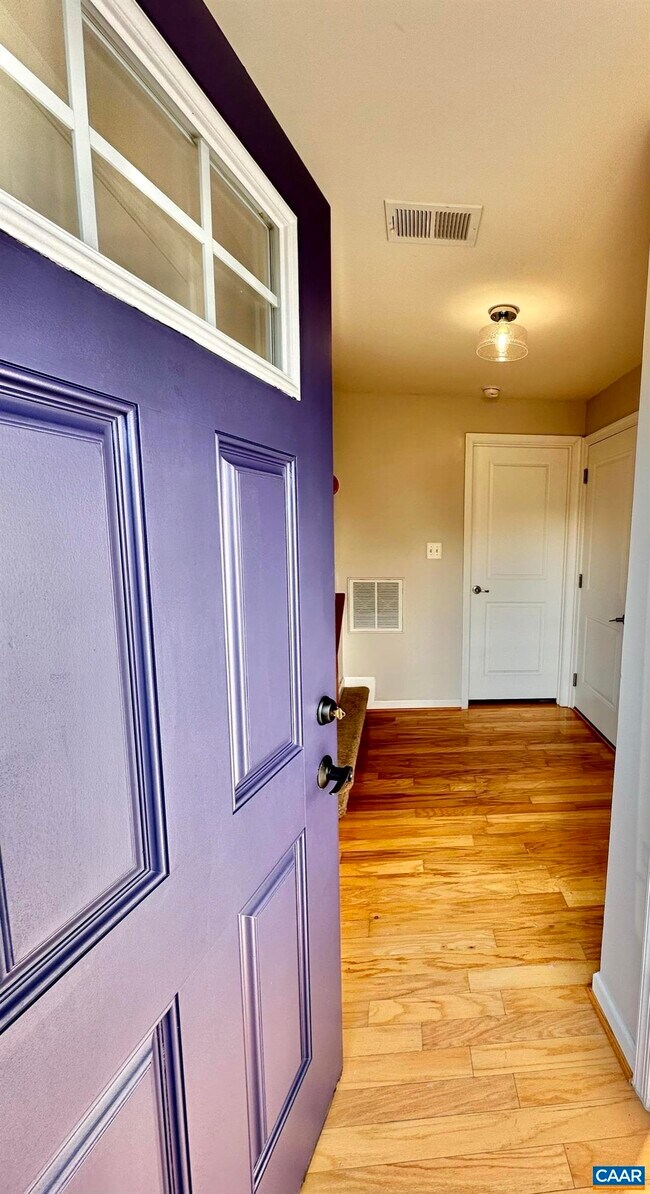 Foto del edificio - 2161 Whispering Hollow Ln