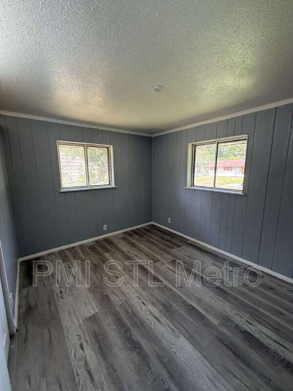 Foto del edificio - 10870 Spring Garden Dr