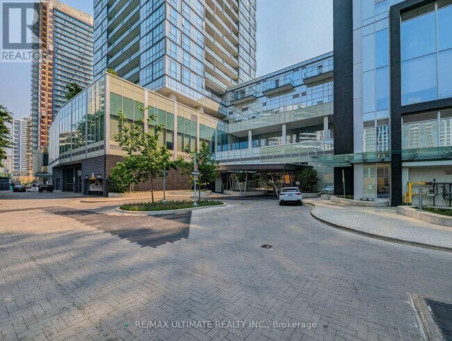 Photo du bâtiment - 5180 Yonge St